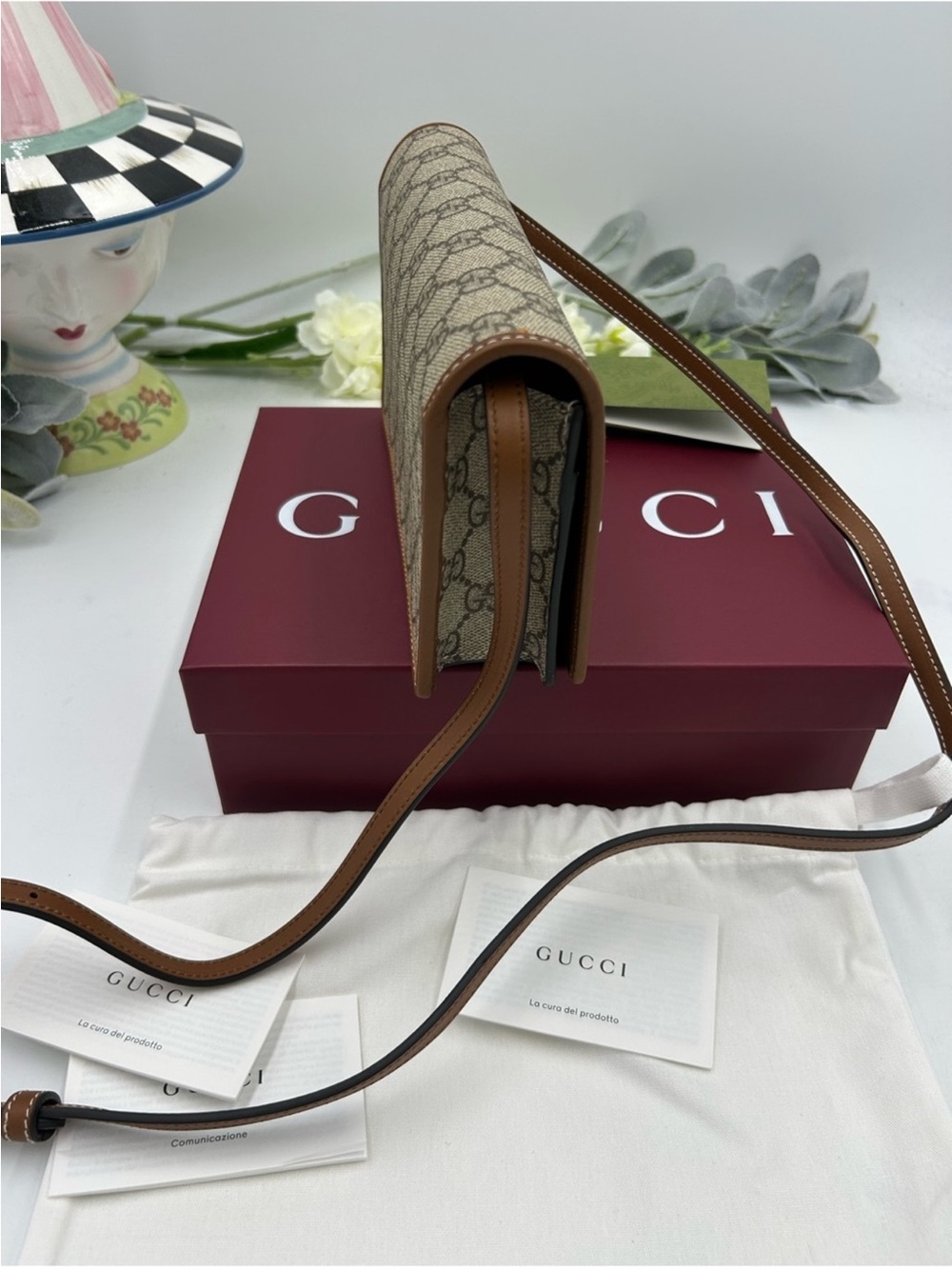 Women's Gucci Beige GG Supreme Crossbody wallet in a strap . NWT - Picture 4 of 15